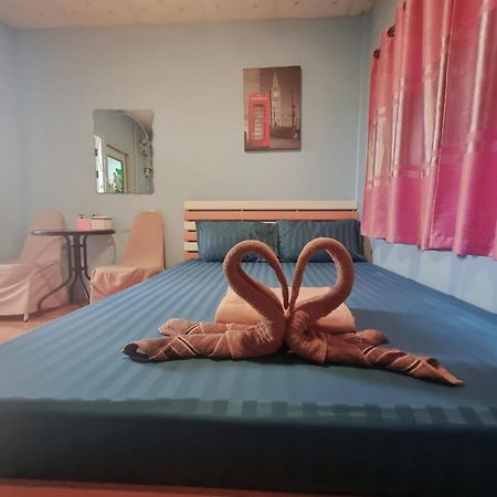 In Love Resort Chai Nat Exterior foto